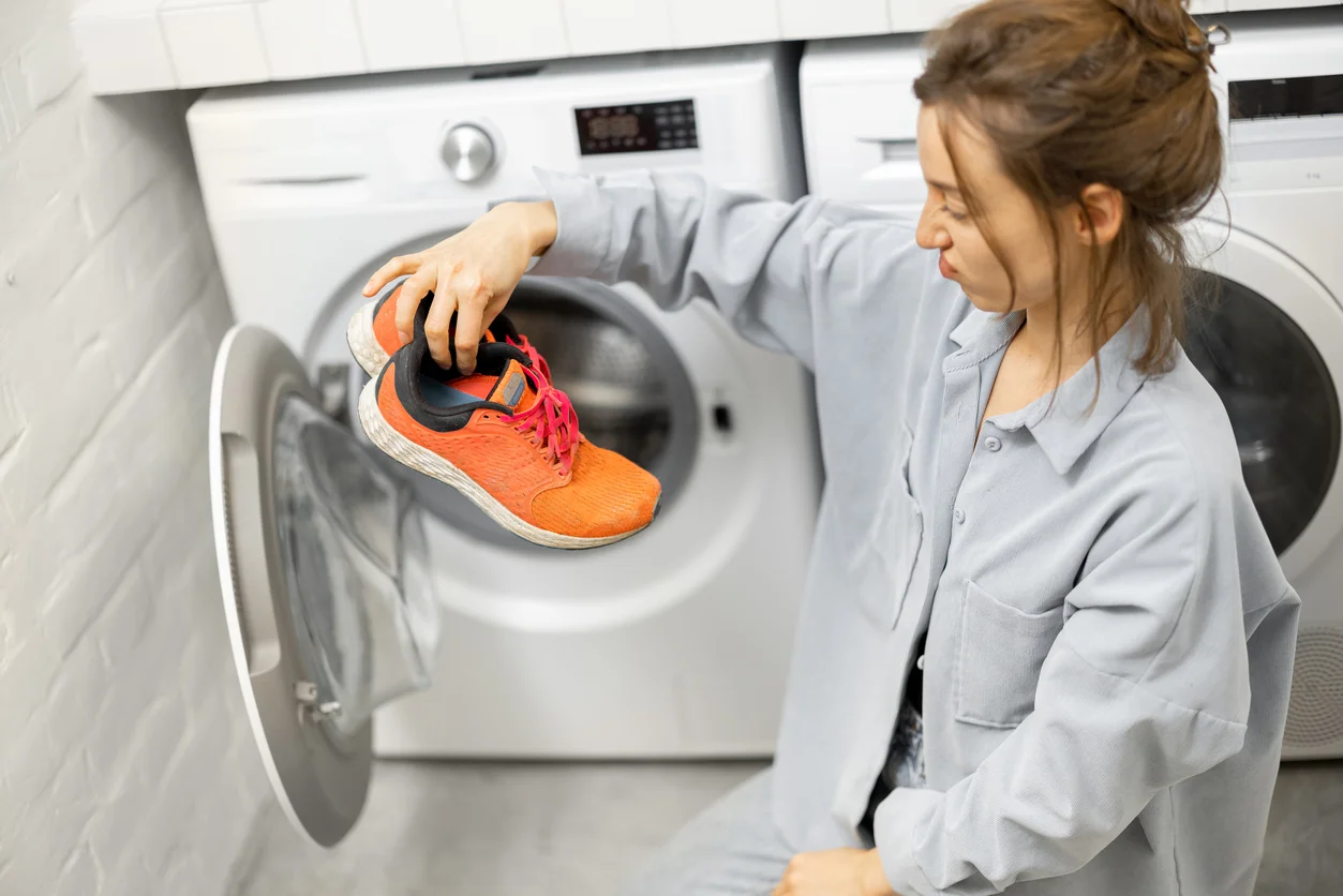 Can you wash tennis shoes in the dishwasher