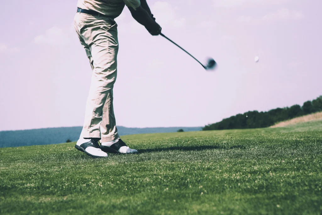 Tips To Find Right Fit For Golf Shoes