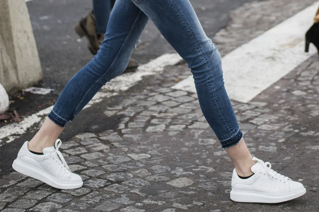 Styling Tips for Wearing Tennis Shoes with Skinny Jeans