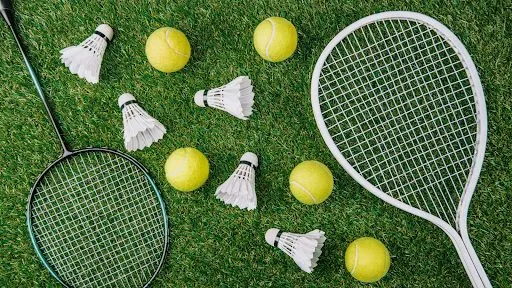 Key Differences Between Tennis and Badminton